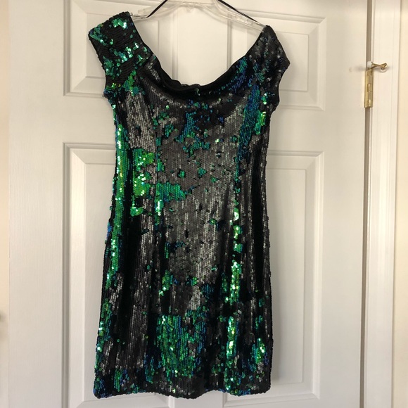 Guess off the shoulder mermaid sequin minidress - Picture 2 of 4